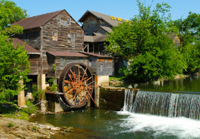 10 Best Things To Do In Downtown Pigeon Forge | Cabins Usa