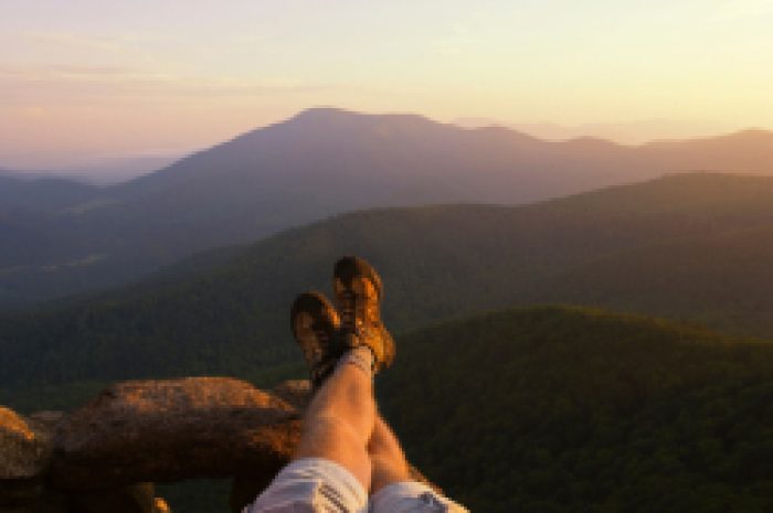 smoky mountains on a budget,free things to do in the smoky mountains,affordable smoky mountain vacations,free and affordable things to do in smoky mountains,pigeon forge on a budget,gatlinburg on a budget,affordable pigeon forge vacation,free things to do in pigeon forge,free things to do in gatlinburg,free things to do in sevierville