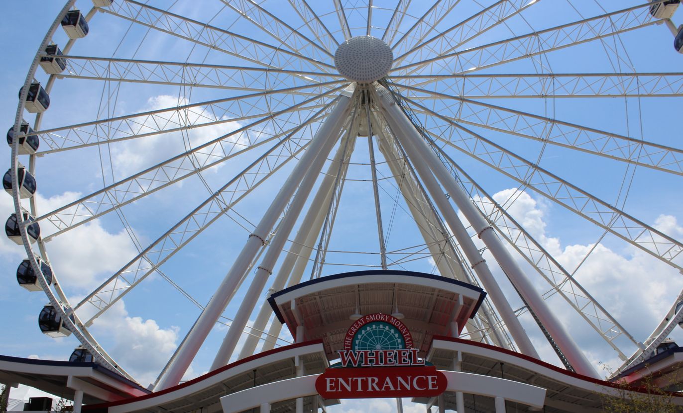 Pigeon Forge Smoky Mountain Ferris Wheel