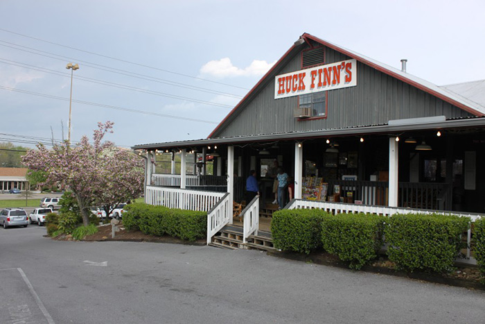 Huck Finn Restaurant