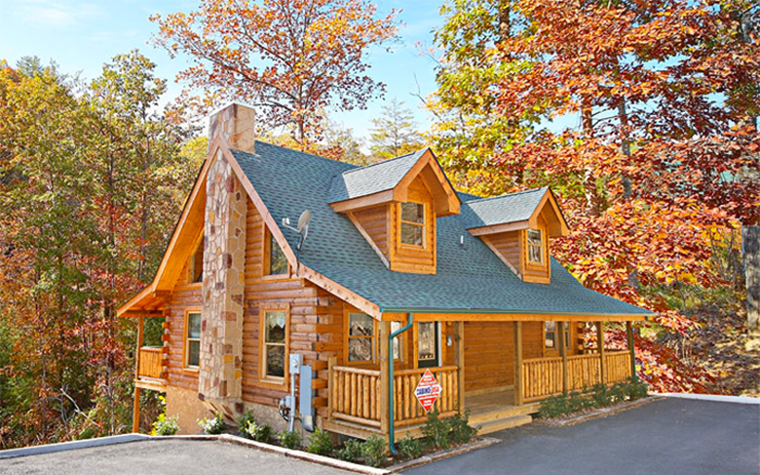 Bear Play Cabin in Pigeon Forge