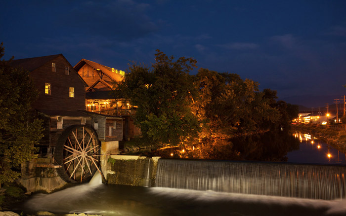 Night in Pigeon Forge, TN