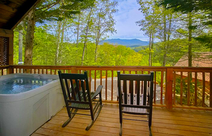 Cabin in Pigeon Forge in May