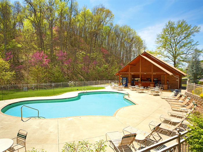 Cabins with Resort Swimming Pools in Pigeon Forge