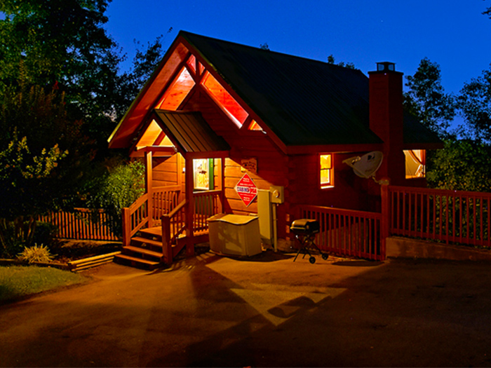 Honeymoon Cabin For Couples in Pigeon Forge