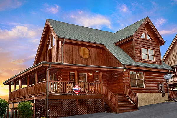 "Bearly Rustic" 4 Bedroom Pigeon Forge Cabin With Indoor & Outdoor Pool