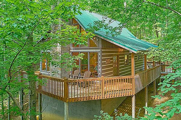 Stunning Unique Cabin Rentals In Wooded Areas image