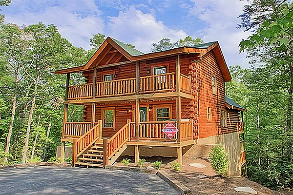 "A Perfect Stay" Premium 5 Bedroom Pigeon Forge Cabin with Game Room