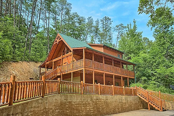Log Cabin Near Dollywood 3 Level Pigeon Forge Cabin